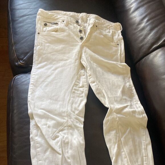 G-star RAW White Button-Fly boyfriend Jeans. Twisted signature inseem. - Picture 2 of 13